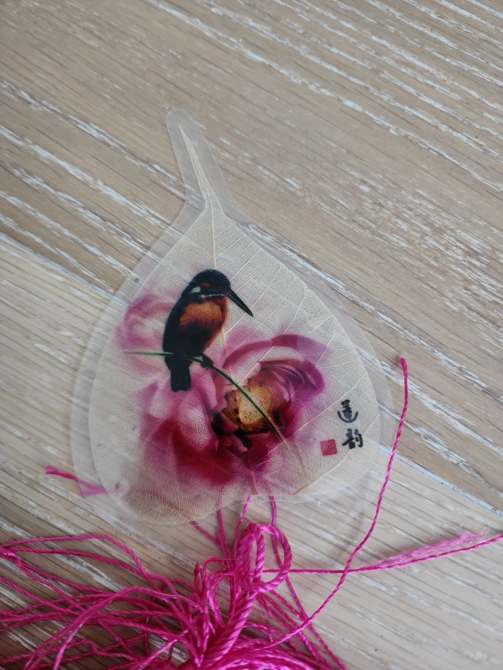 NWT Cute Humming Bird Pink Oriental Art bookmark With Tassel